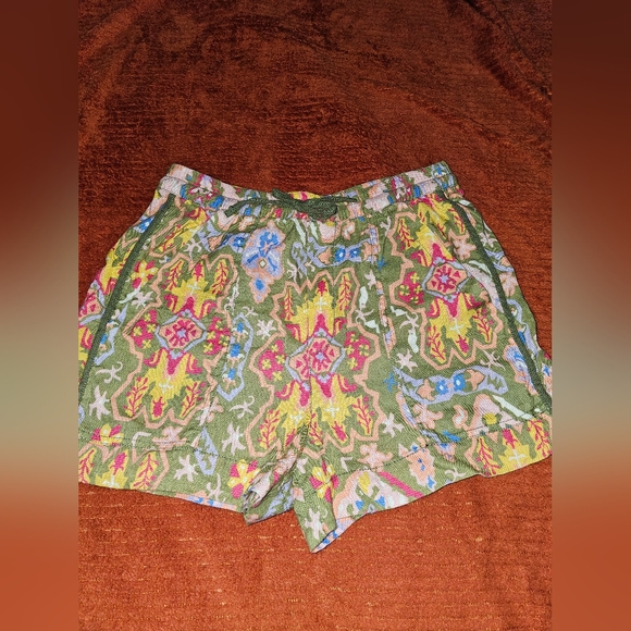 Zara Vibrant Pattern  Shorts Medium Like New - Picture 1 of 6